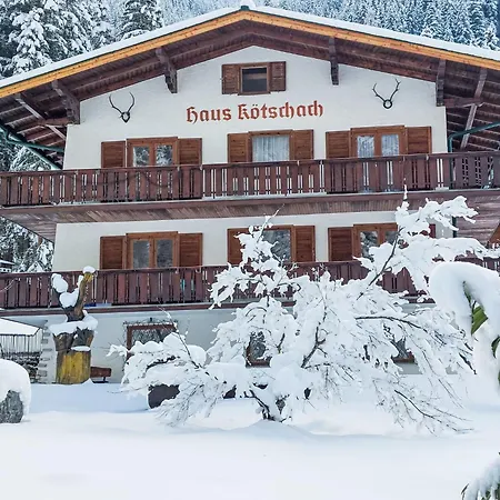 Haus Koetschach-5 By Interhome Lejlighed