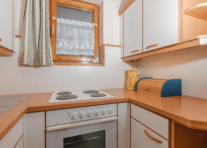 Haus Koetschach-5 By Interhome Lejlighed *